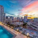 Ocean View Apartment With Balcony, Kitchen, Gym, Restaurants And Rooftop Pool