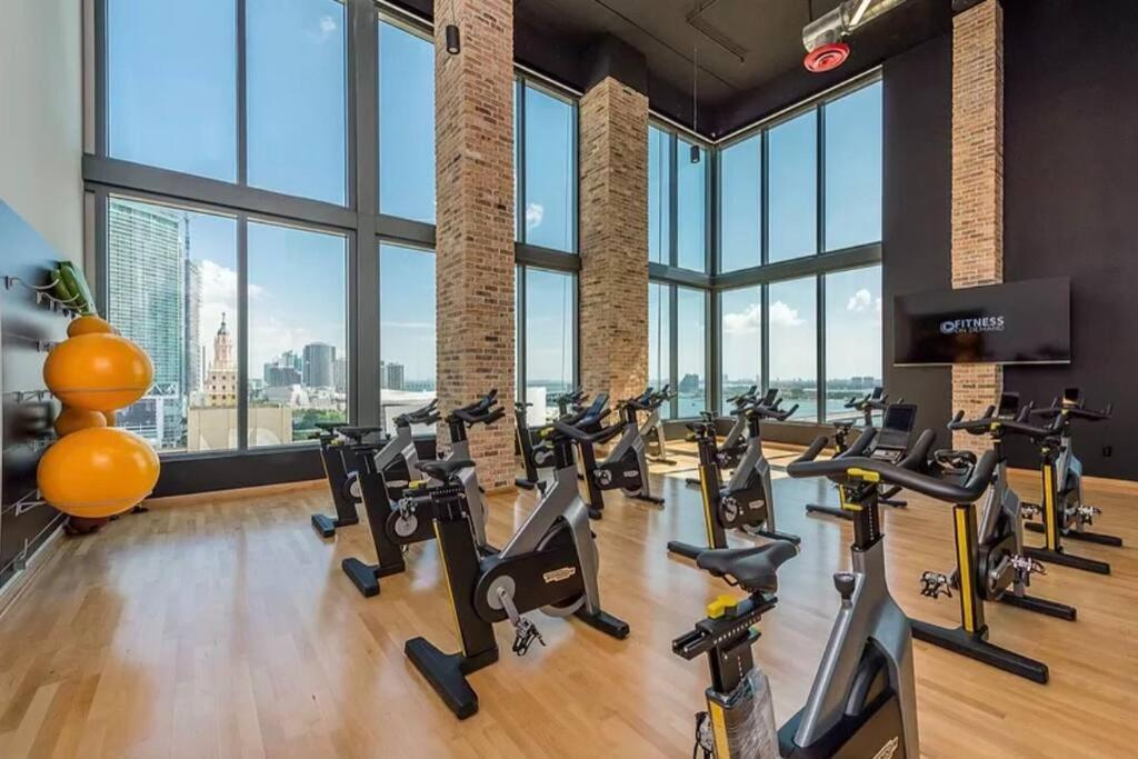Ocean View With Balcony, Kitchen, Gym, Restaurants And Rooftop Pool * Miami