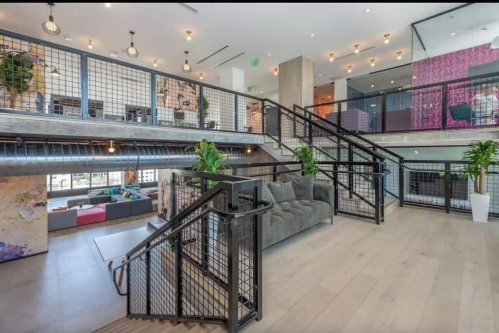 Ocean View With Balcony, Kitchen, Gym, Restaurants And Rooftop Pool Miami